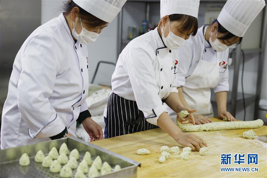(時政)(6)黨的十九屆五中全會厲行節約反對餐飲浪費見聞