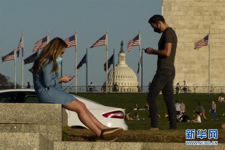 (國際疫情)(5)美國日增新冠確診病例超13萬 一周日均新增近10萬