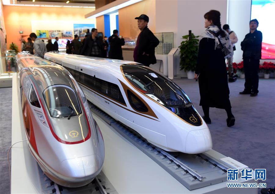 (新華全媒頭條·圖文互動)(4)從歷史中汲取繼續前進的力量——習近平總書記參觀慶祝改革開放40周年大型展覽側記