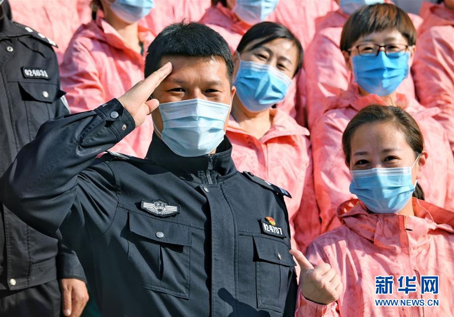 （習近平致敬的戰“疫”英雄·公安干警篇·圖文互動）（1）他們，抗疫一線鑄警魂