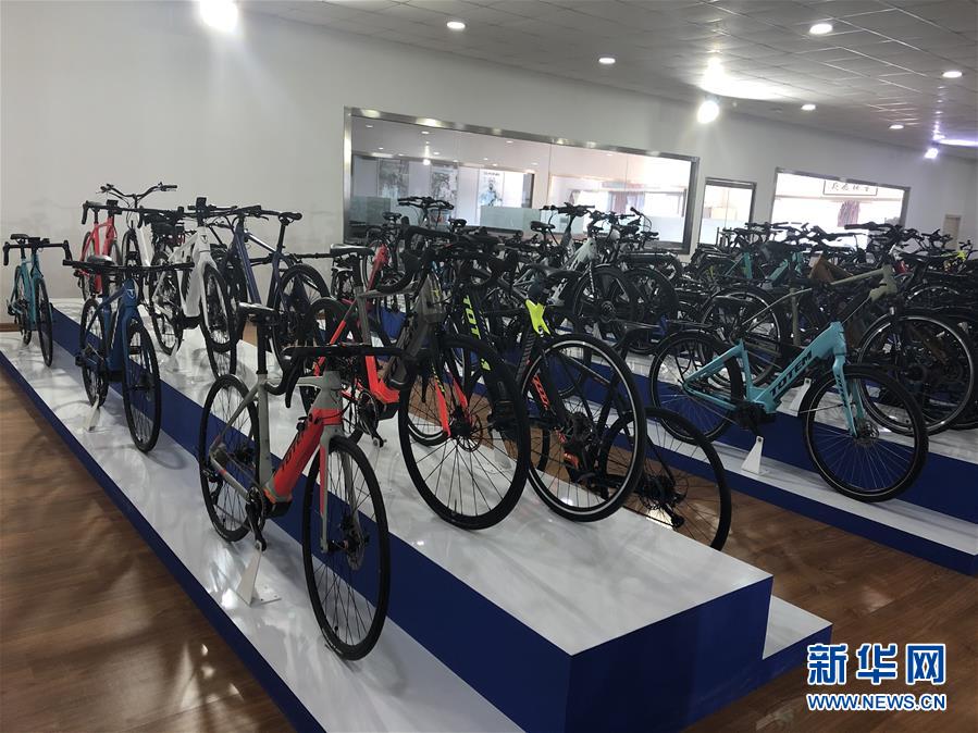 (在習(xí)近平新時(shí)代中國(guó)特色社會(huì)主義思想指引下——新時(shí)代新作為新篇章·習(xí)近平總書(shū)記關(guān)切事·圖文互動(dòng))(11)激發(fā)每個(gè)經(jīng)濟(jì)“細(xì)胞”的活力——千方百計(jì)把市場(chǎng)主體保護(hù)好