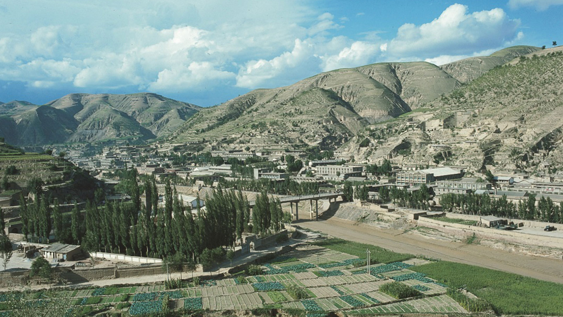 “長征”“萬里長征”“二萬五千里長征”最早出現(xiàn)在什么時候？