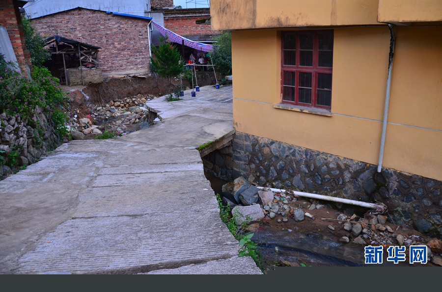 周炳耀就是在這座小橋上落水