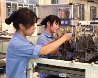 見過(guò)發(fā)動(dòng)機(jī)是如何裝配的嗎？