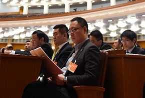 列席政協會議的海外僑胞在聽會