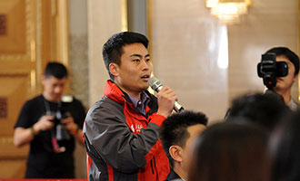 人民日?qǐng)?bào)、人民網(wǎng)、人民日?qǐng)?bào)客戶端記者提問(wèn)