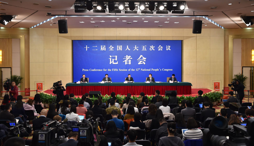 回放:三位全國人大相關負責人就“民法總則草案”答問