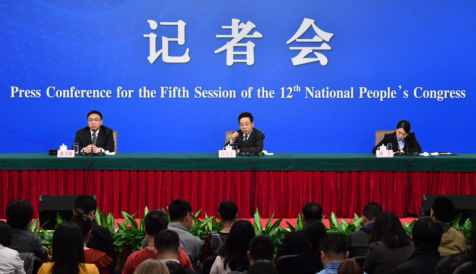 回放:教育部部長陳寶生就“教育改革發展”答問