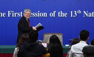 記者會后，劉永富準備離開