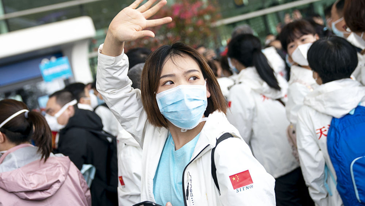 揮別武漢，她又回到“紅區”