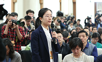 人民日報記者在會上提問