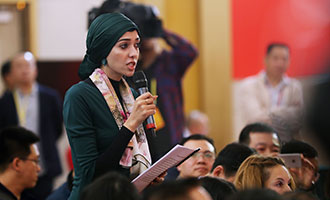 迪拜中阿衛視記者提問