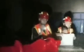 整理箱變小船 小朋友，消防員叔叔來了！