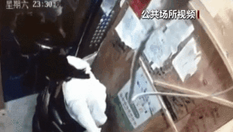 電梯內突發自燃 電動車進樓怎么禁？ 發現電瓶車有起火苗頭應立刻撤離