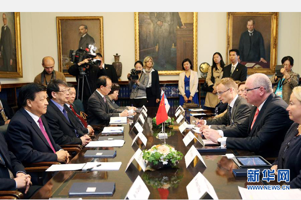 6月13日，中共中央政治局常委、中央書記處書記劉云山在赫爾辛基會(huì)見芬蘭議長(zhǎng)海內(nèi)盧奧馬。 新華社記者姚大偉攝