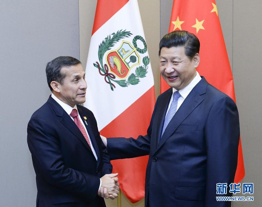 7月16日，國家主席習近平在巴西首都巴西利亞會見秘魯總統烏馬拉。新華社記者 劉建生 攝 