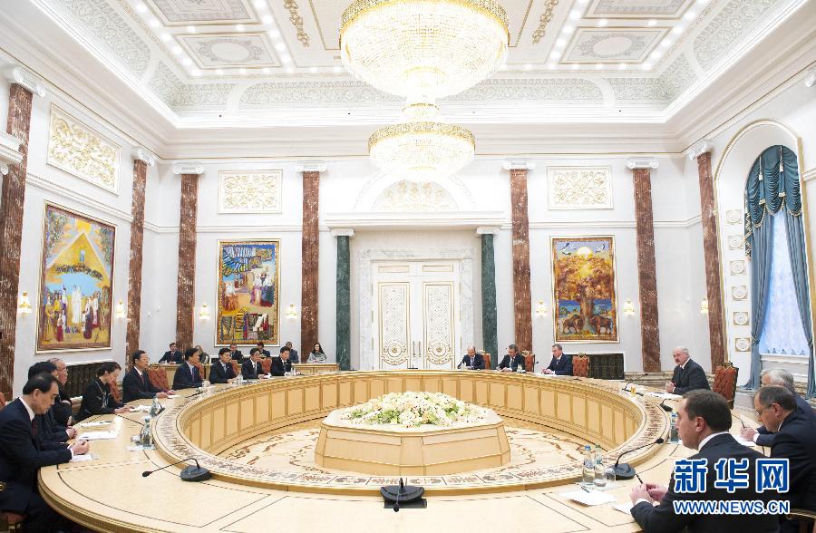 9月26日，應邀訪問白俄羅斯的國務院副總理張高麗在明斯克會見白俄羅斯總統盧卡申科。新華社記者王曄攝 