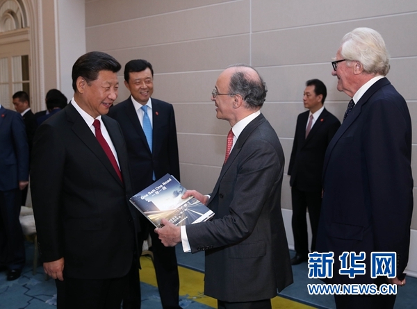 10月22日，國家主席習(xí)近平在倫敦集體會見英國前首相布朗等英國友人。新華社記者 龐興雷 攝 