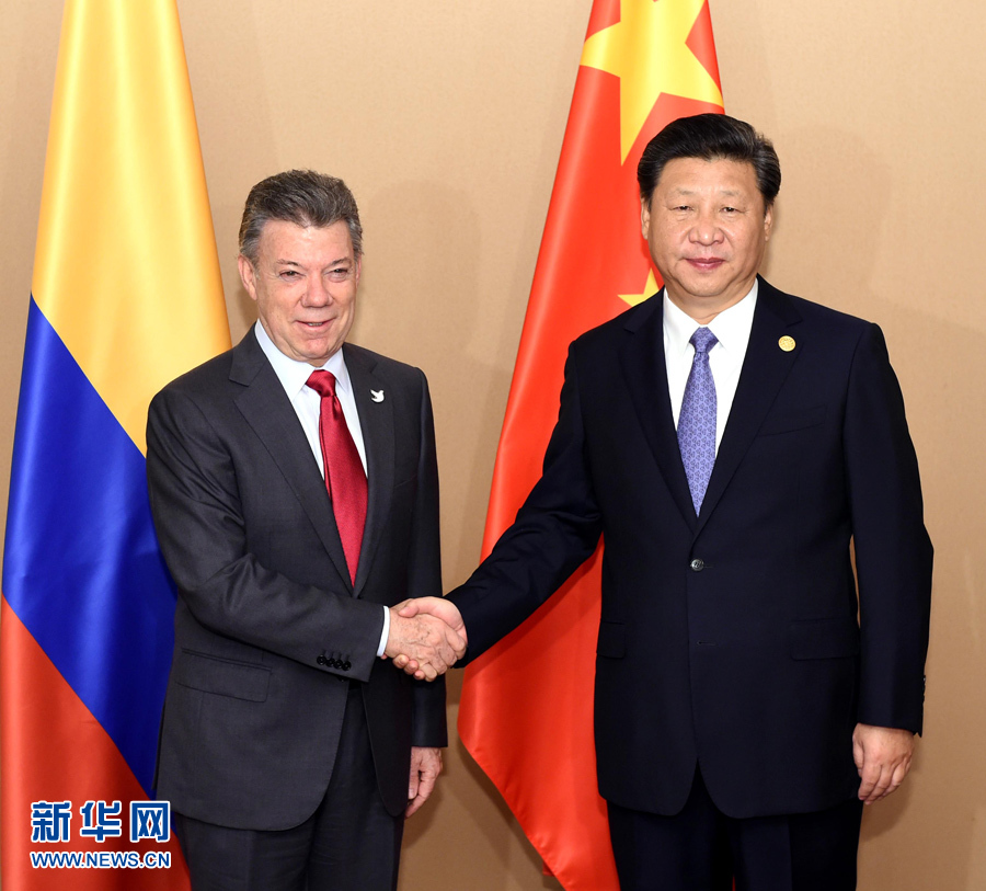 11月18日，國(guó)家主席習(xí)近平在菲律賓馬尼拉會(huì)見哥倫比亞總統(tǒng)桑托斯。 新華社記者 饒愛民 攝