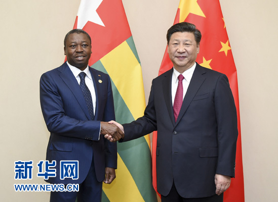 12月3日，國(guó)家主席習(xí)近平在約翰內(nèi)斯堡會(huì)見多哥總統(tǒng)福雷。新華社記者 謝環(huán)馳 攝 