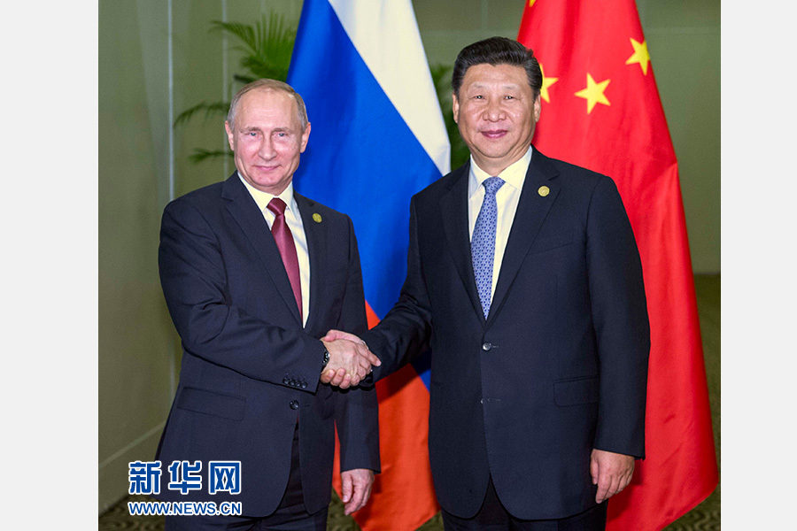 11月19日,國家主席習(xí)近平在利馬會見俄羅斯總統(tǒng)普京。 新華社記者李濤 攝 11月19日,國家主席習(xí)近平在利馬會見俄羅斯總統(tǒng)普京。 新華社記者李濤 攝