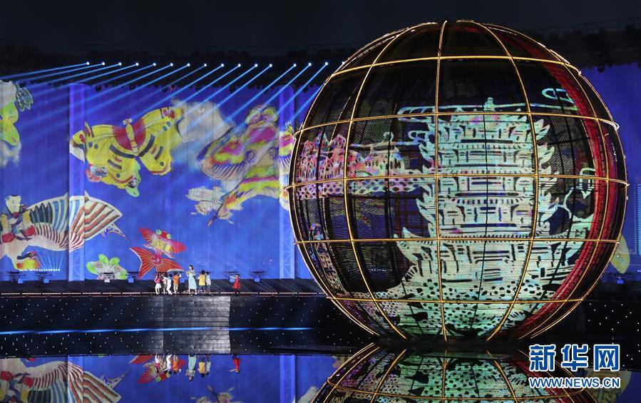 （新華全媒頭條·上合青島峰會·圖文互動）（3）攜手前進，開啟上合發展新征程 ——習近平主席主持上合組織青島峰會 并舉行系列活動紀實