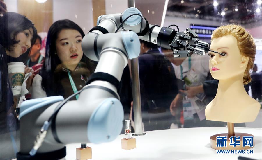 (新華全媒頭條·聚焦進口博覽會·圖文互動)(3)在開放中匯聚強勁動能——從首屆進博會觀察全球創新發展走向