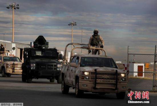 當地時間2017年1月19日,墨西哥華雷斯,墨西哥毒梟古茲曼即將被引渡至美國。 點擊進入下一頁