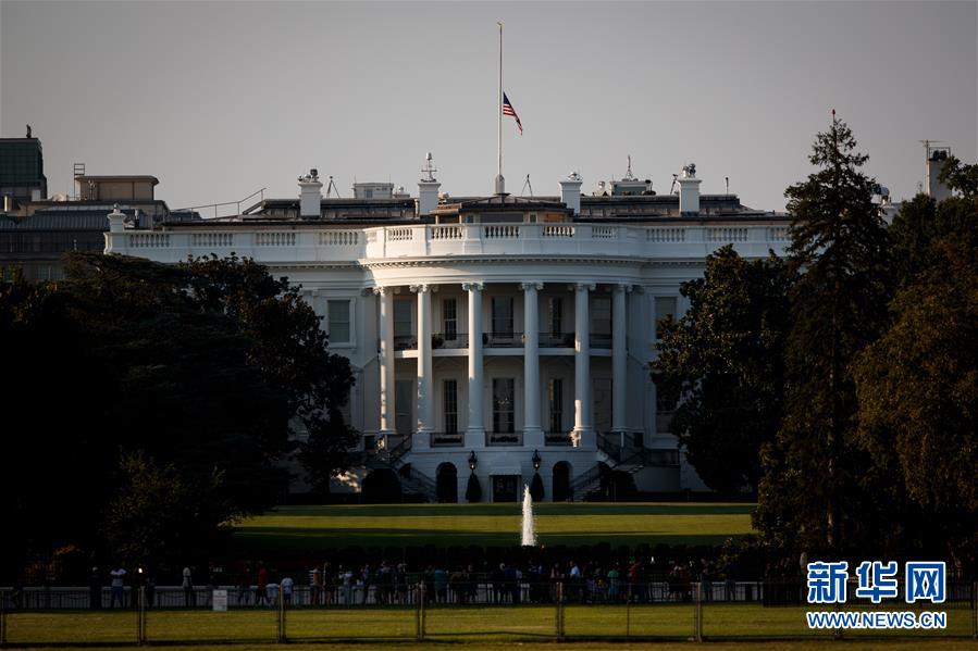 (國際)(2)美國總統宣布降半旗哀悼槍擊案遇難者