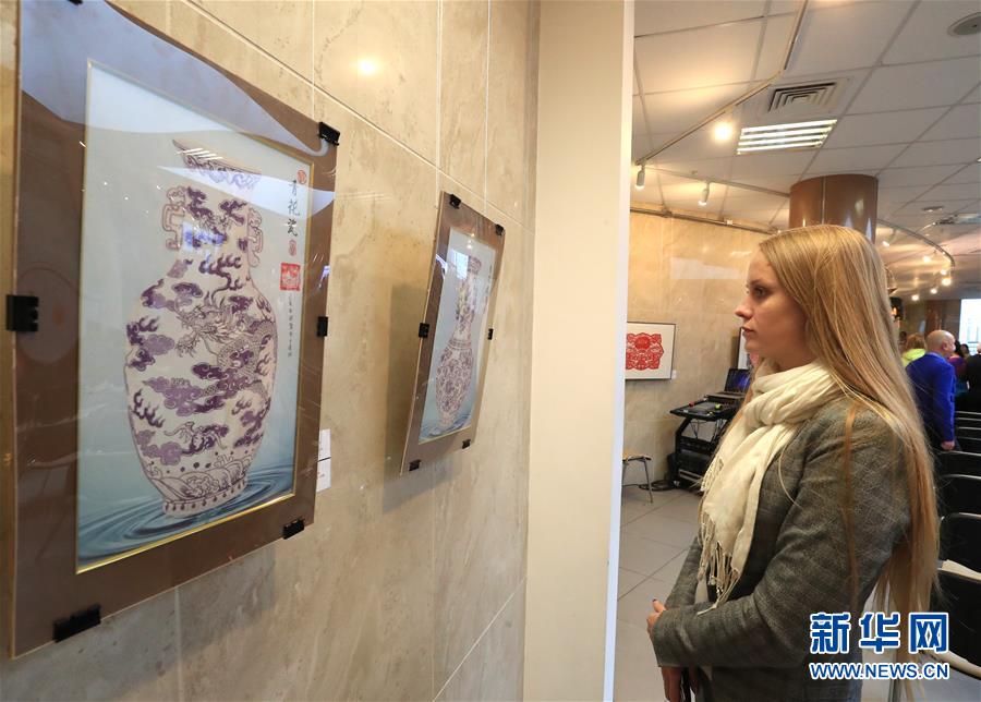 (國際)(3)中白民間藝術精品展在白俄羅斯開幕