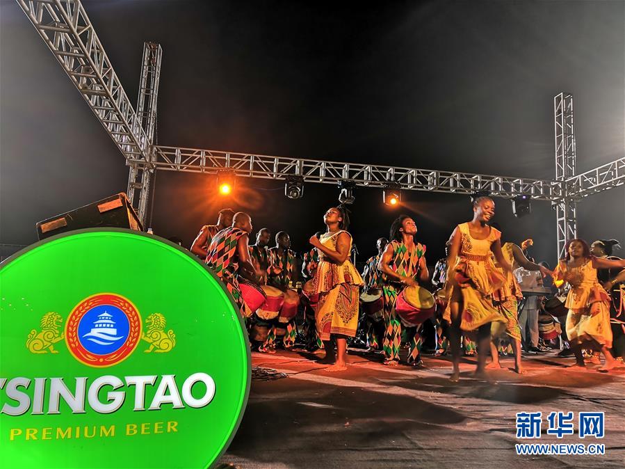(國際·圖文互動)(6)通訊:中國啤酒節走進非洲海濱城市