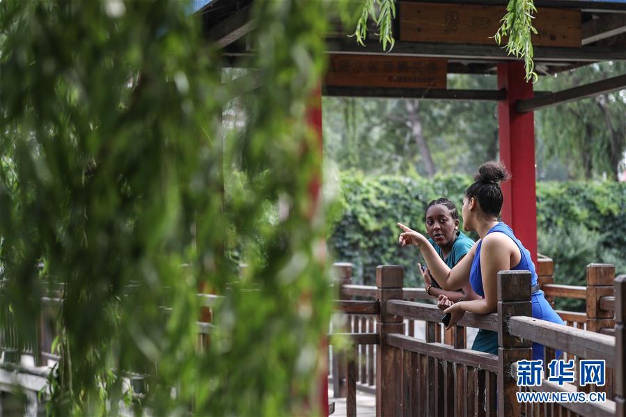 (中非團結抗疫故事·圖文互動)(4)坦桑尼亞留學生譚麗:離家千里 生活一樣溫暖而多彩