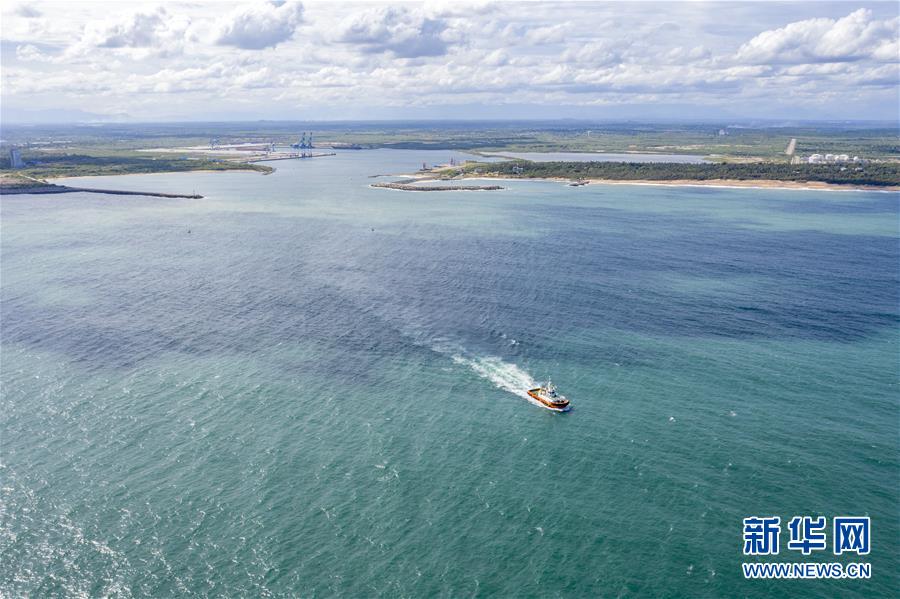 (國際·圖文互動)(4)在斯里蘭卡中國專家和中資企業助力油輪滅火