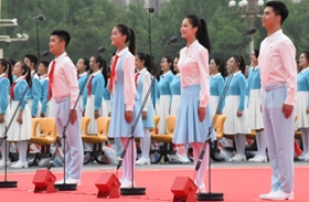 聽(tīng)共青團(tuán)員和少先隊(duì)員的心聲：請(qǐng)黨放心，強(qiáng)國(guó)有我！