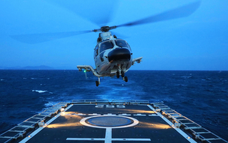 近距離感受海軍跨晝夜艦機協同訓練